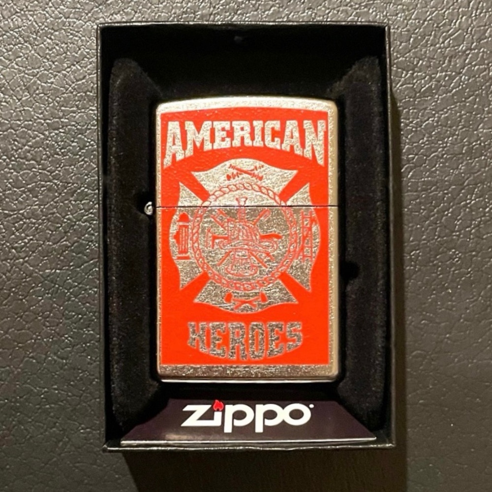 Zippo American Heroes Fire Fighter Firemen Emergency Services Silver Red Lighter